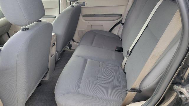 Photo of 2008 Black Ford Escape
