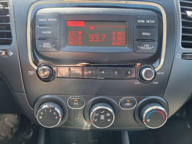 Photo of 2018 Silky Silver Kia Forte