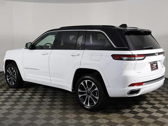 Photo of 2024 Bright White Jeep Grand Cherokee