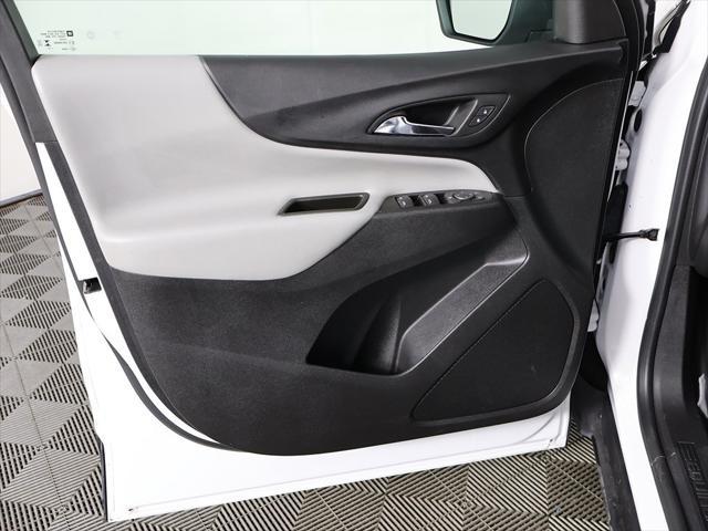 Photo of 2023 Summit White Chevrolet Equinox