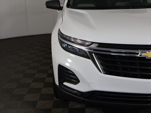 Photo of 2023 Summit White Chevrolet Equinox