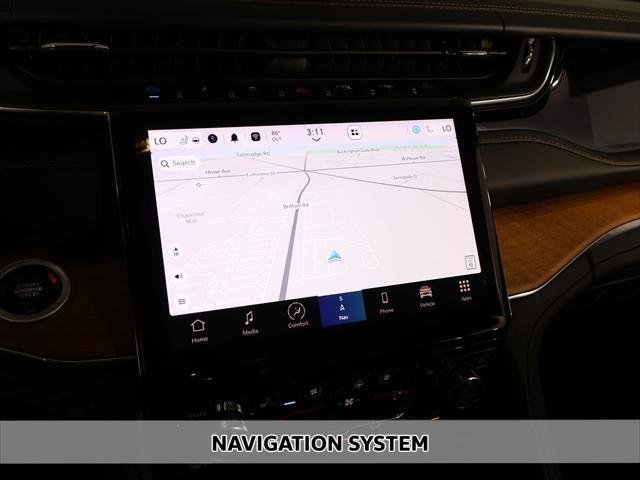 Photo of 2023 Diamond Black Crystal Pearlcoat Jeep Grand Cherokee 4xe