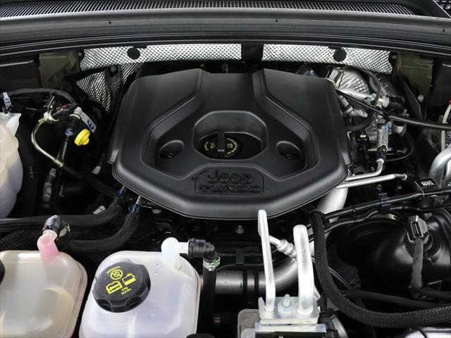 Photo of 2023 Diamond Black Crystal Pearlcoat Jeep Grand Cherokee 4xe