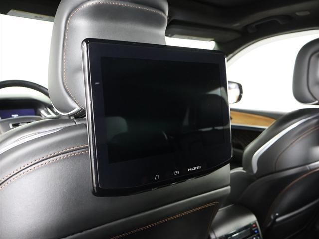 Photo of 2023 Diamond Black Crystal Pearlcoat Jeep Grand Cherokee 4xe