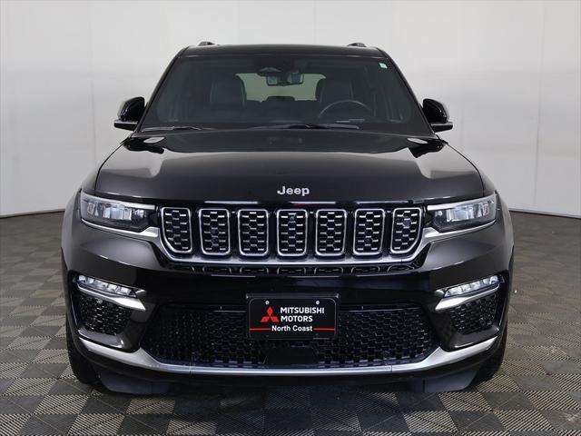 Photo of 2023 Diamond Black Crystal Pearlcoat Jeep Grand Cherokee 4xe