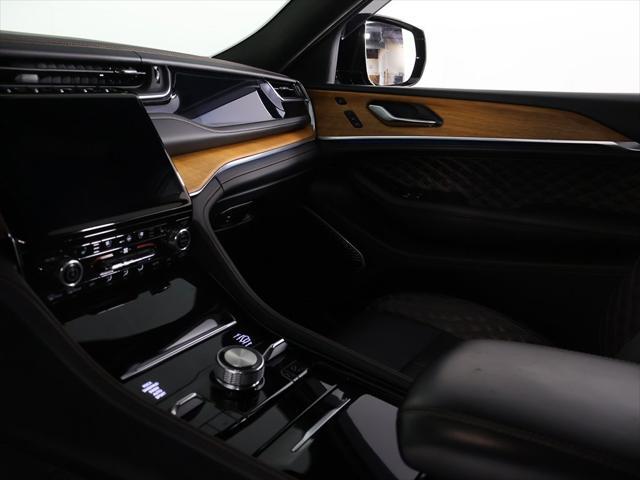 Photo of 2023 Diamond Black Crystal Pearlcoat Jeep Grand Cherokee 4xe