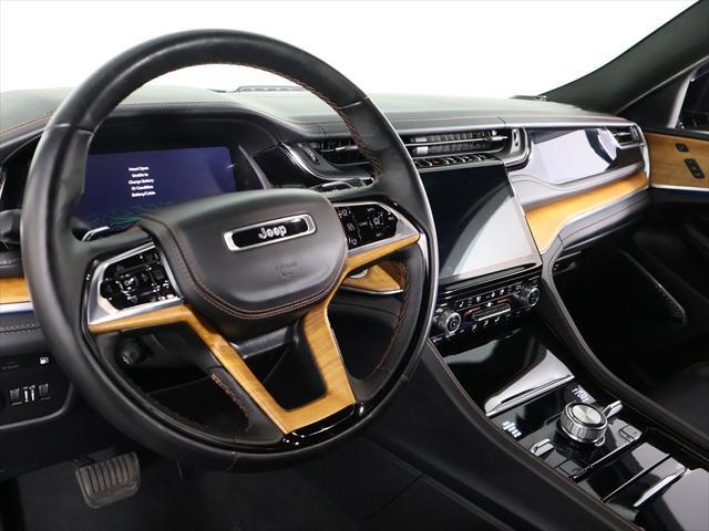 Photo of 2023 Diamond Black Crystal Pearlcoat Jeep Grand Cherokee 4xe