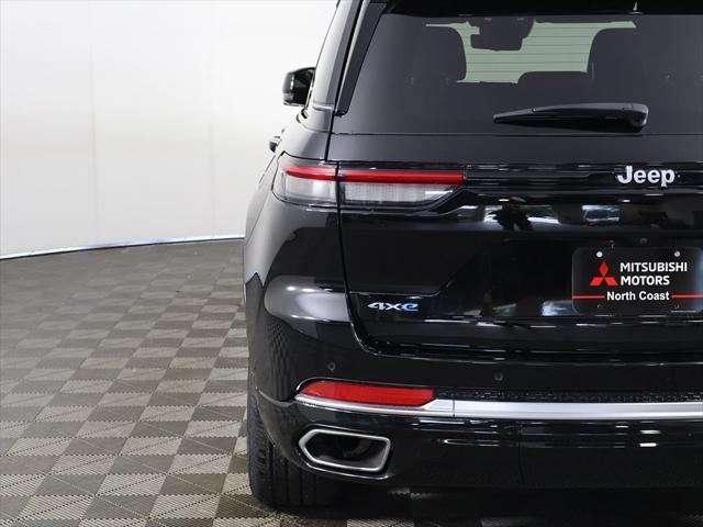 Photo of 2023 Diamond Black Crystal Pearlcoat Jeep Grand Cherokee 4xe