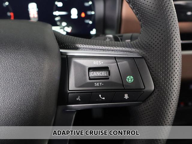 Photo of 2025 Moonstone Gray Metallic/Black Roof Mitsubishi Outlander
