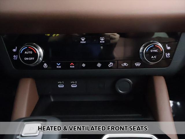 Photo of 2025 Moonstone Gray Metallic/Black Roof Mitsubishi Outlander