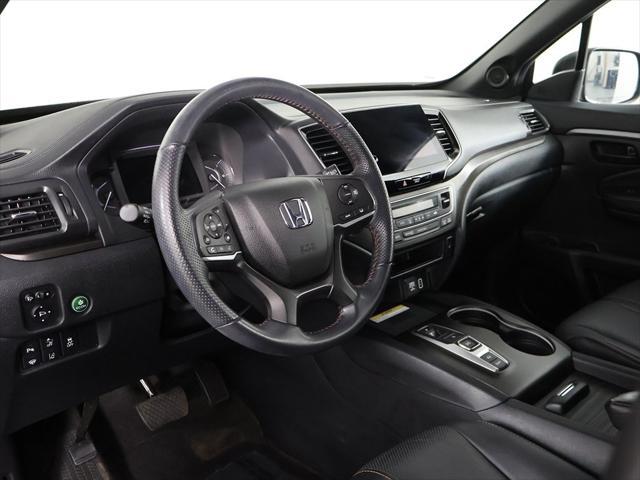 Photo of 2022 Crystal Black Pearl Honda Passport