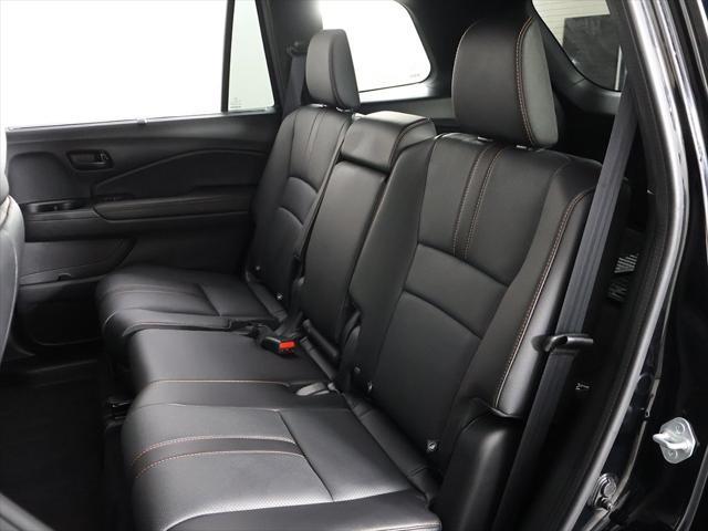 Photo of 2022 Crystal Black Pearl Honda Passport