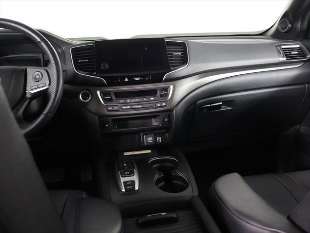Photo of 2022 Crystal Black Pearl Honda Passport