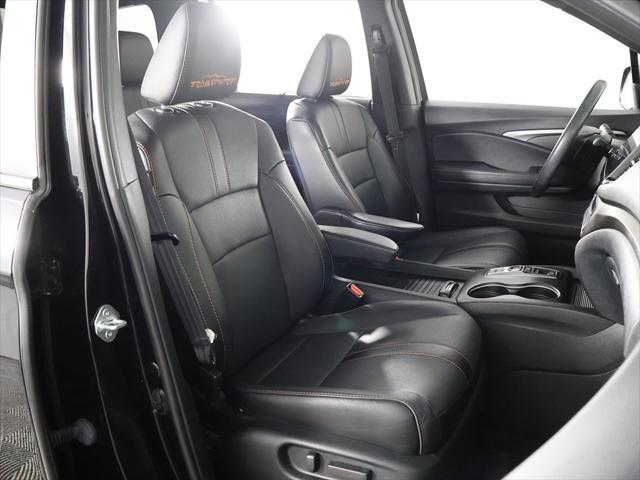 Photo of 2022 Crystal Black Pearl Honda Passport