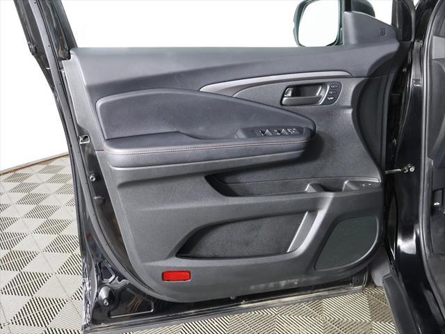 Photo of 2022 Crystal Black Pearl Honda Passport