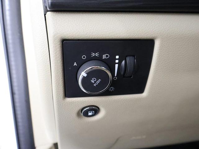 Photo of 2022 Bright White Clearcoat Jeep Grand Cherokee