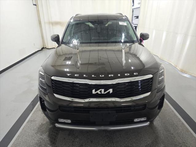 Photo of 2022 Black Copper Kia Telluride