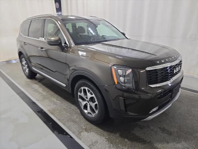 Photo of 2022 Black Copper Kia Telluride