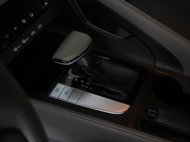 Photo of 2022 Phantom Black Hyundai ELANTRA