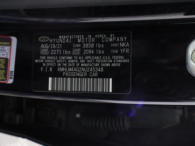Photo of 2022 Phantom Black Hyundai ELANTRA