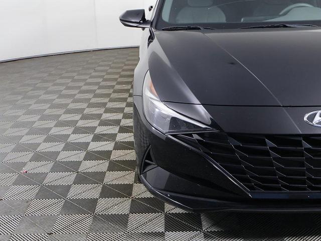 Photo of 2022 Phantom Black Hyundai ELANTRA