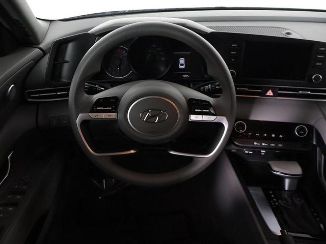 Photo of 2022 Phantom Black Hyundai ELANTRA