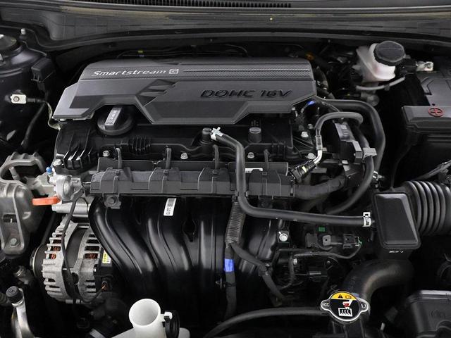 Photo of 2022 Phantom Black Hyundai ELANTRA