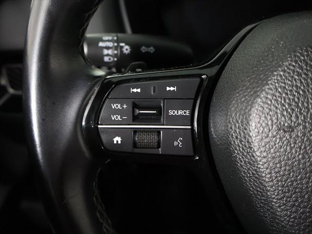 Photo of 2022 Platinum White Pearl Honda Civic