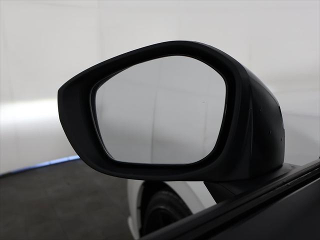 Photo of 2022 Platinum White Pearl Honda Civic