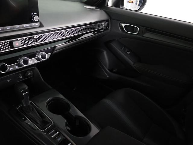 Photo of 2022 Platinum White Pearl Honda Civic