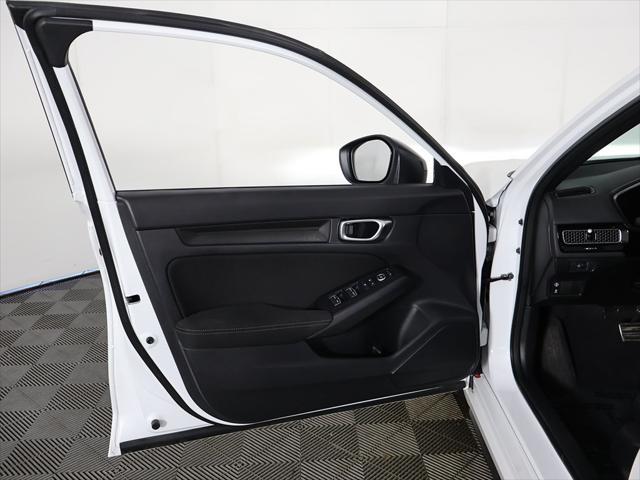 Photo of 2022 Platinum White Pearl Honda Civic