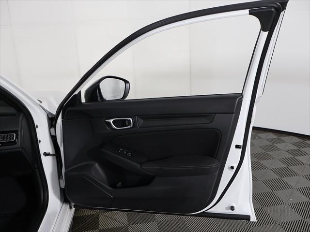Photo of 2022 Platinum White Pearl Honda Civic