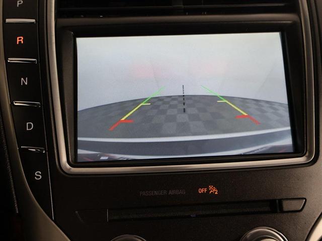 Photo of 2018 White Platinum Lincoln MKX