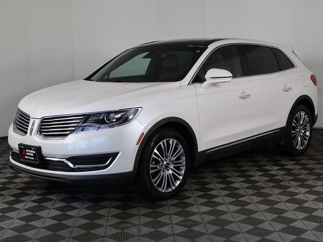 Photo of 2018 White Platinum Lincoln MKX