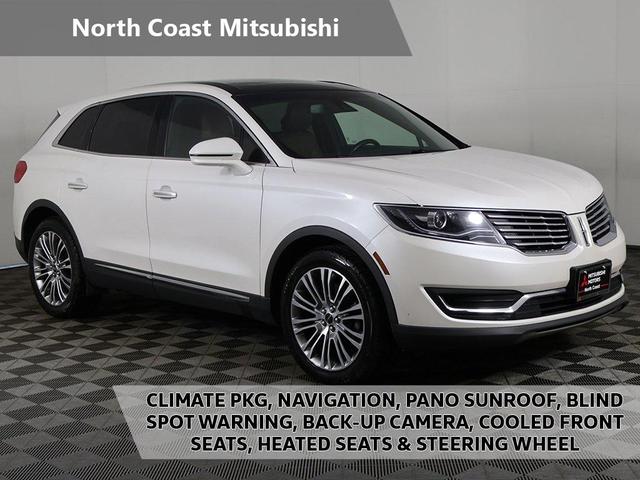 Photo of 2018 White Platinum Lincoln MKX