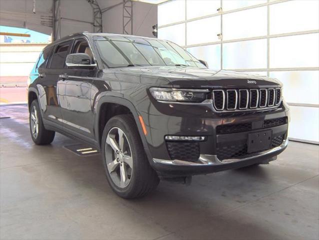 Photo of 2022 Rocky Mountain Pearlcoat Jeep Grand Cherokee L