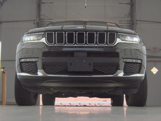 Photo of 2022 Rocky Mountain Pearlcoat Jeep Grand Cherokee L