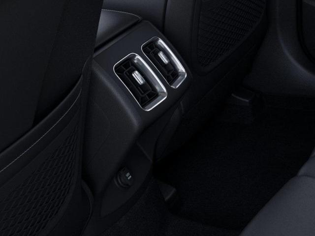 Photo of 2025 Glacial White Pearl Kia Sorento
