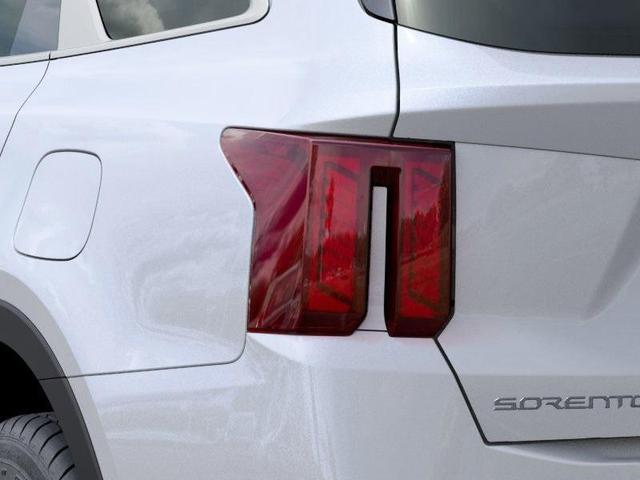 Photo of 2025 Glacial White Pearl Kia Sorento