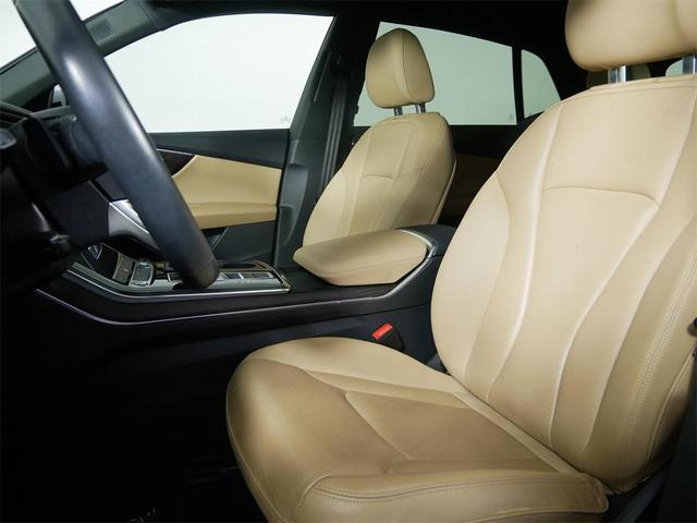 Photo of 2021 Glacier White Metallic Audi Q8