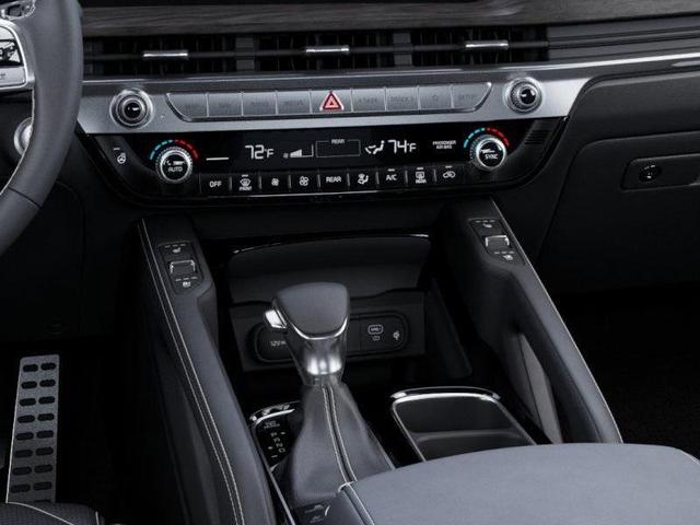 Photo of 2025 Glacial White Pearl Kia Telluride