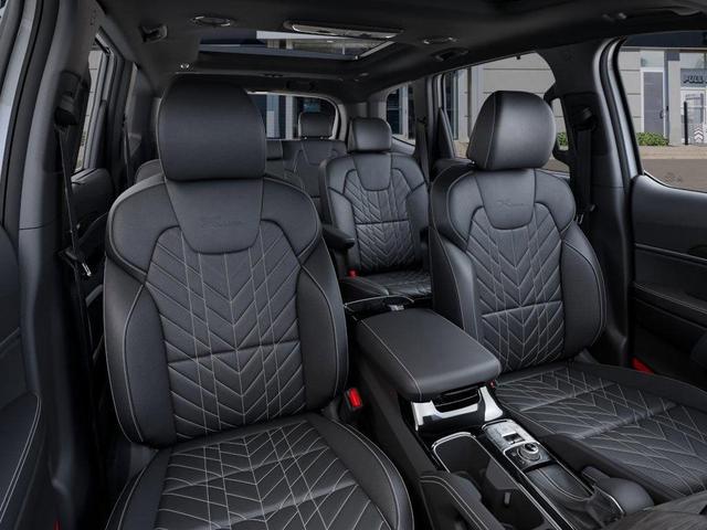 Photo of 2025 Glacial White Pearl Kia Telluride