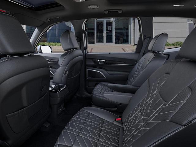 Photo of 2025 Glacial White Pearl Kia Telluride