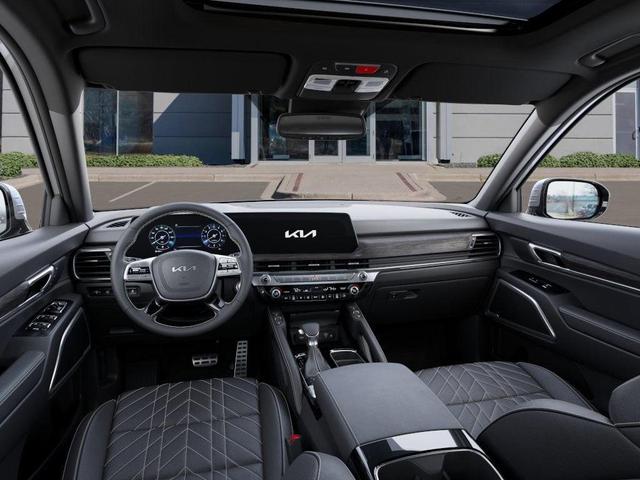 Photo of 2025 Glacial White Pearl Kia Telluride