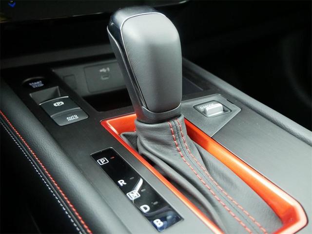 Photo of 2025 Canyon Bronze M Nissan Kicks