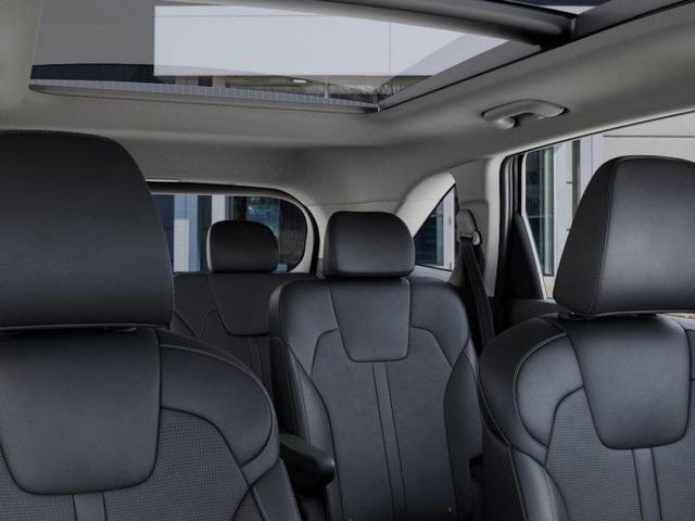 Photo of 2025 Ebony Black Kia Sorento
