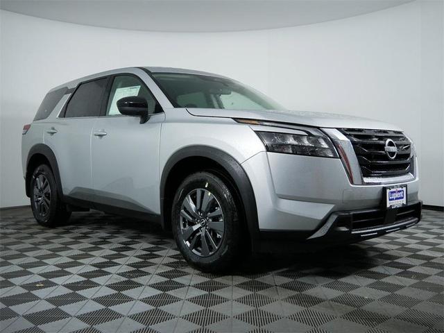 Photo of 2025 Brilliant Silver Metallic Nissan Pathfinder