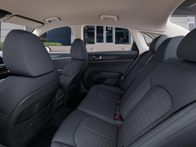 Photo of 2025 Aurora Black Pearl Kia K5