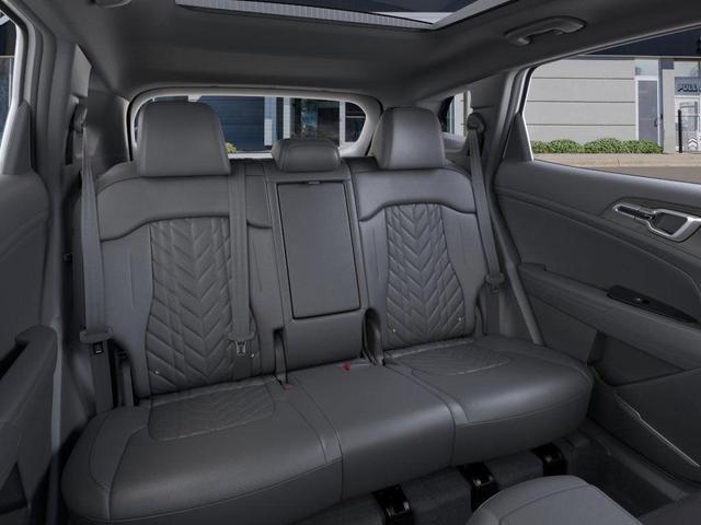 Photo of 2025 Glacial White Pearl Kia Sportage