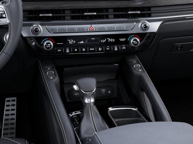 Photo of 2025 Glacial White Pearl Kia Telluride